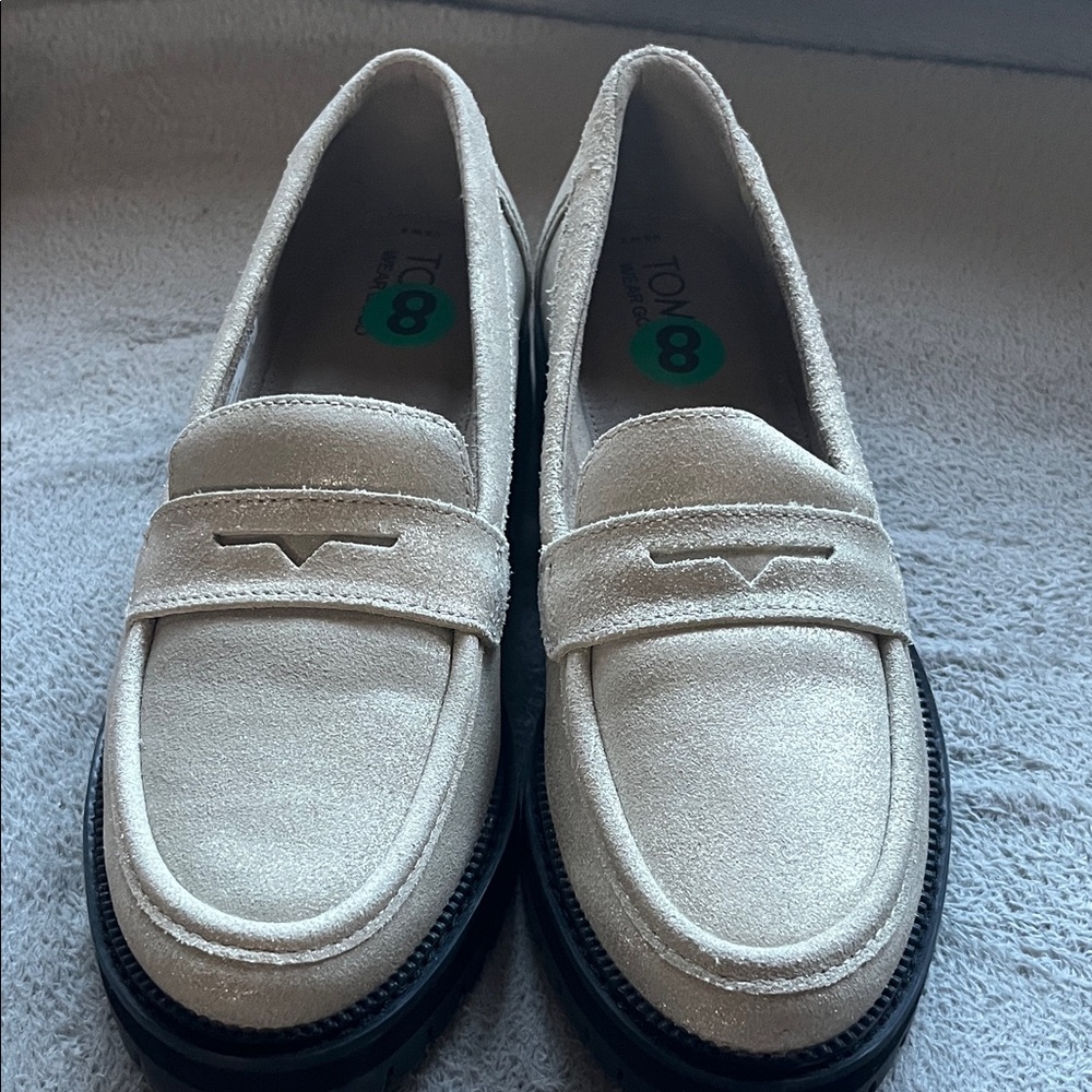 Toms Metallic Cream Leather Loafers brand new never worn sz 8